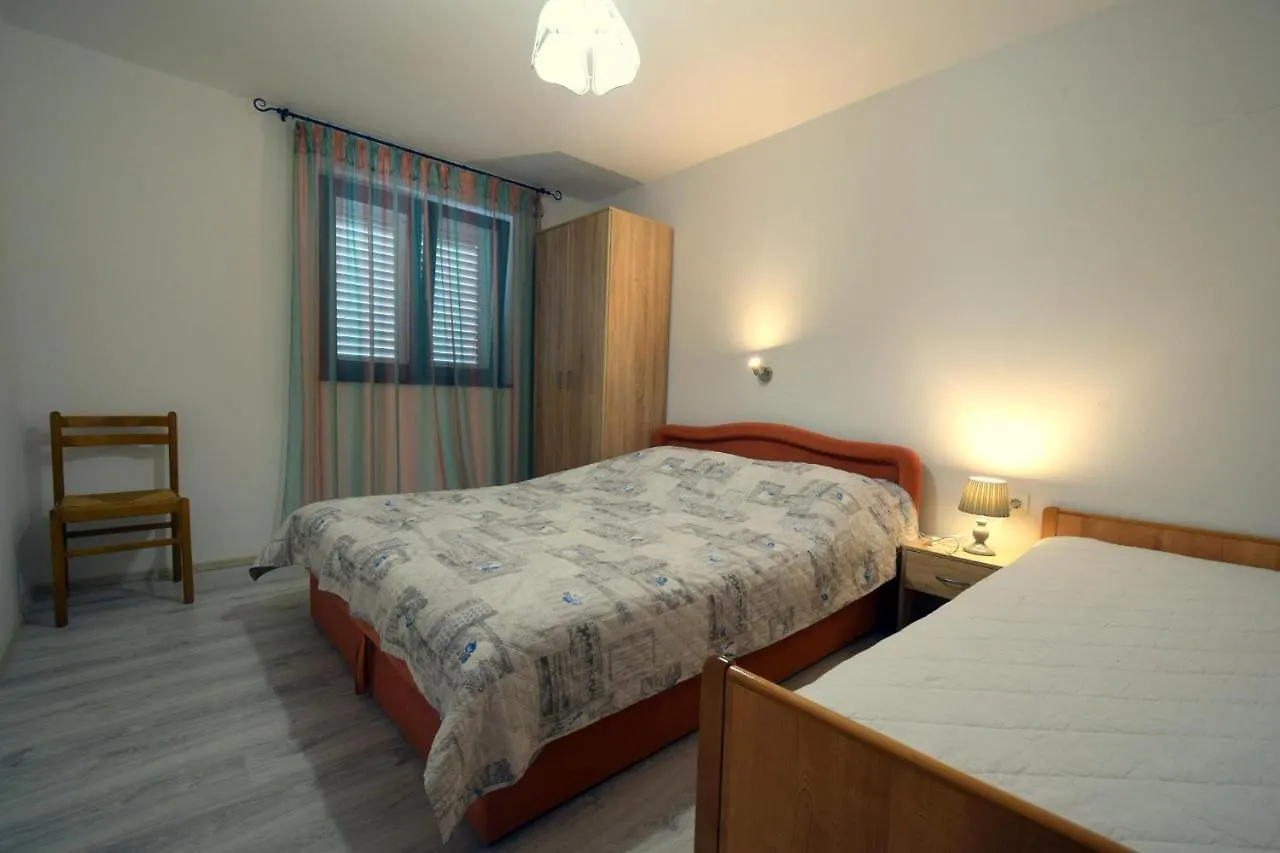 Apartments Angie Njivice Croatia