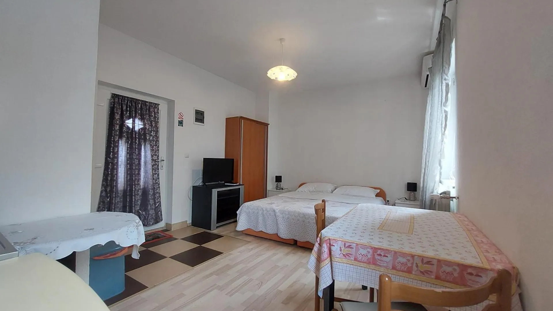 Apartments Angie Njivice Croatia